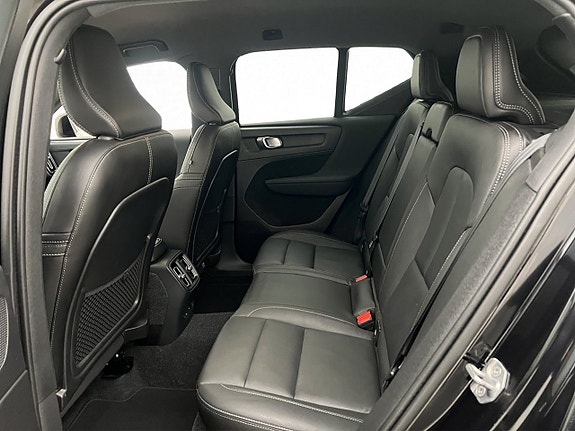 Volvo XC40 24 of 30