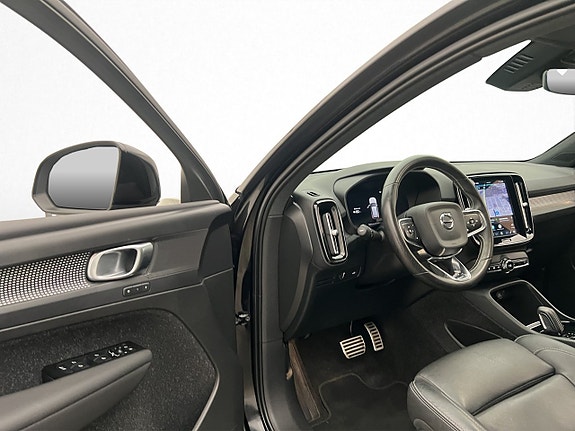 Volvo XC40 9 of 30