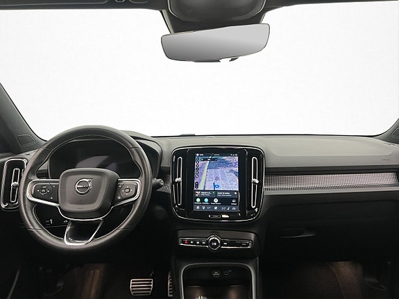 Volvo XC40 12 of 30