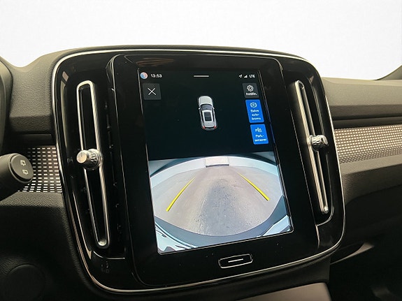 Volvo XC40 15 of 30