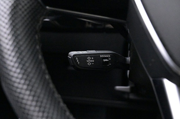 Audi e-tron 8 of 27