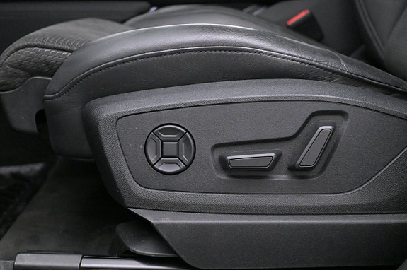 Audi e-tron 12 of 27