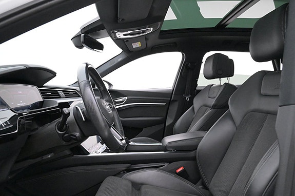 Audi e-tron 9 of 27
