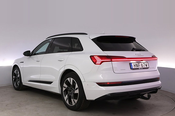 Audi e-tron 4 of 27