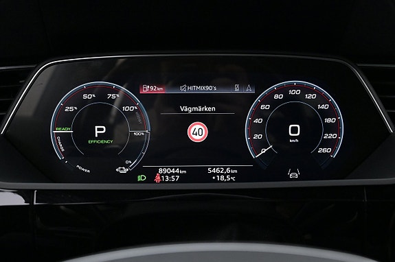 Audi e-tron 13 of 27