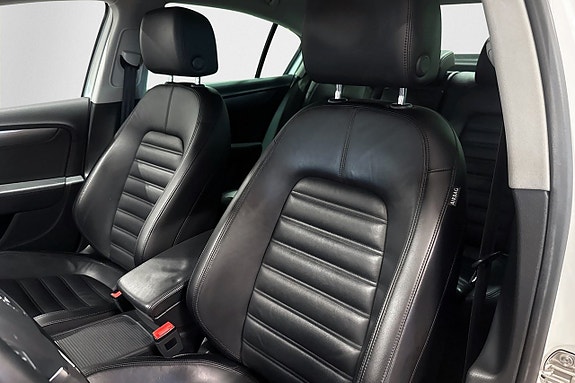 Volkswagen Passat 10 of 21