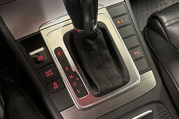 Volkswagen Passat 16 of 21