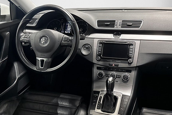 Volkswagen Passat 14 of 21