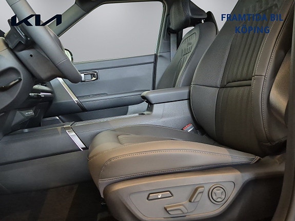 Kia Seltos 8 of 23