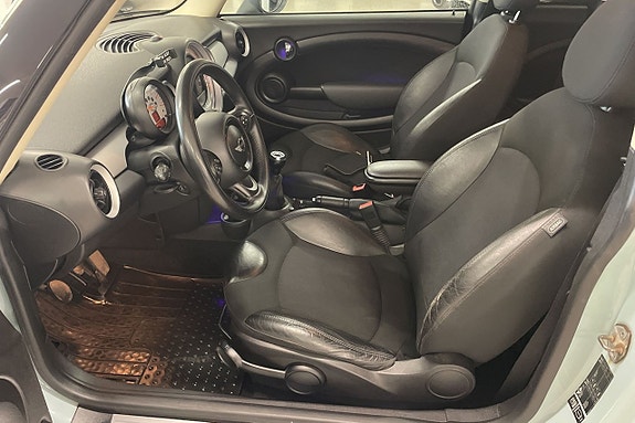 MINI Clubman Cooper D 6 of 16