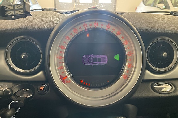 MINI Clubman Cooper D 11 of 16