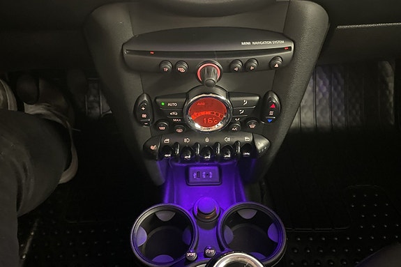 MINI Clubman Cooper D 12 of 16