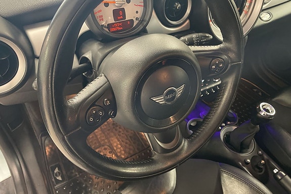 MINI Clubman Cooper D 8 of 16
