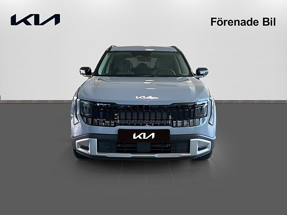 Kia Seltos 2 of 16