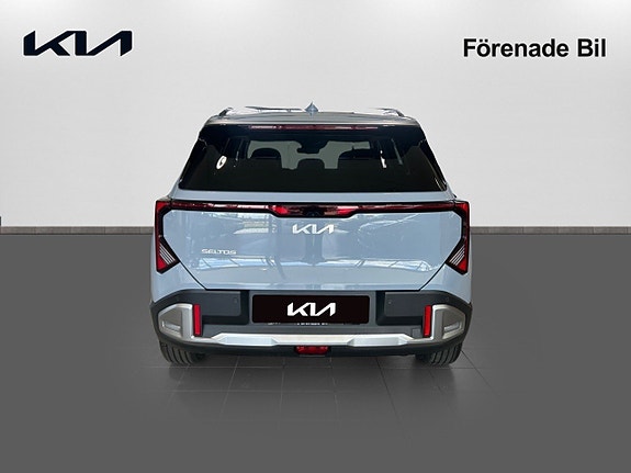 Kia Seltos 5 of 16