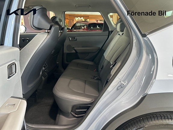 Kia Seltos 9 of 16