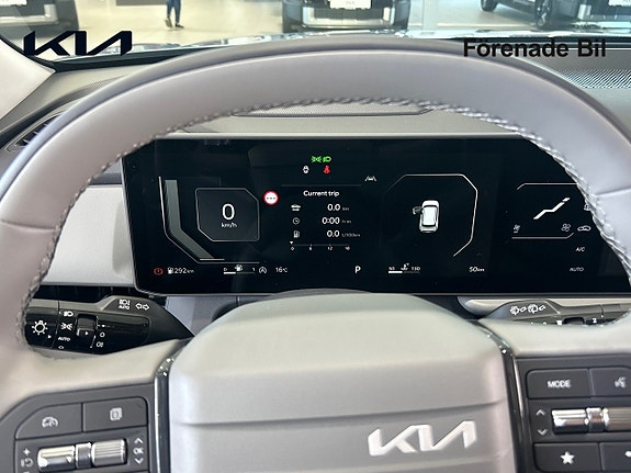 Kia Seltos 10 of 16
