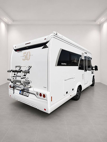Hobby Optima de Luxe T70 E Automat Solcell - Truma Combi 6E 2 of 21