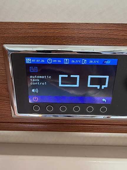 Hobby Optima de Luxe T70 E Automat Solcell - Truma Combi 6E 21 of 21
