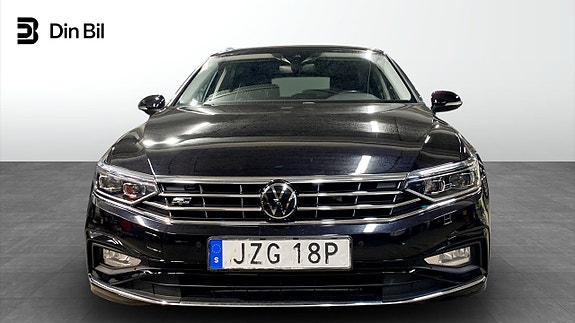 Volkswagen Passat 4 of 12