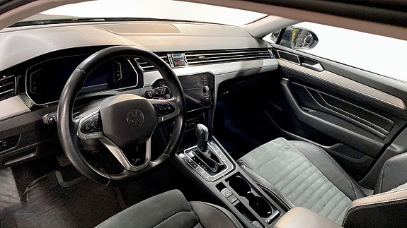 Volkswagen Passat 7 of 12