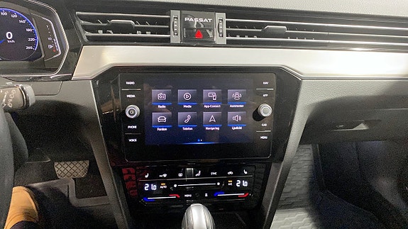 Volkswagen Passat 9 of 12