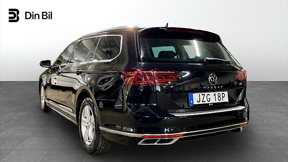 Volkswagen Passat 3 of 12