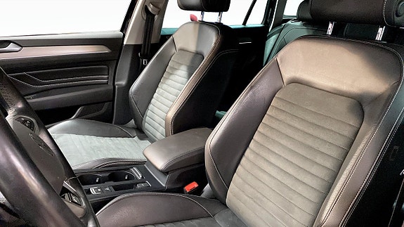 Volkswagen Passat 8 of 12