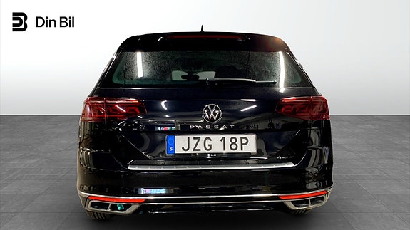 Volkswagen Passat 5 of 12