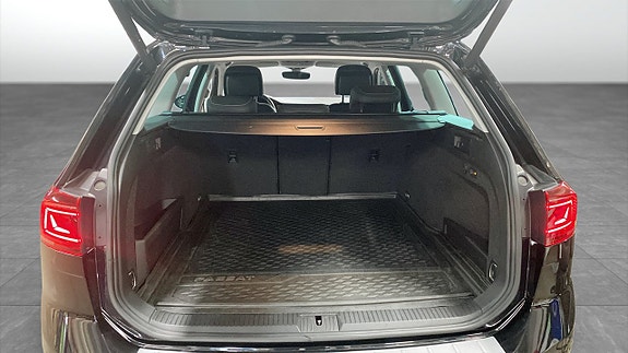 Volkswagen Passat 12 of 12