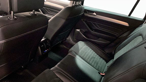 Volkswagen Passat 11 of 12