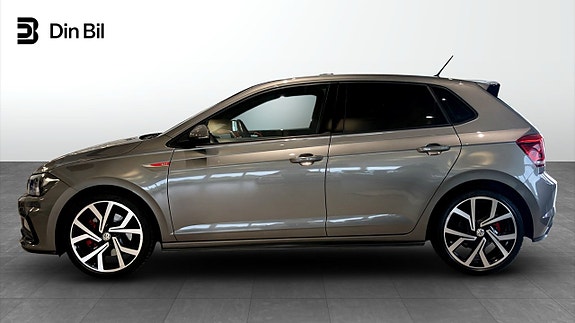 Volkswagen Polo 2 of 17