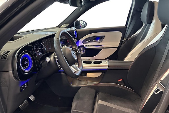Mercedes-Benz GLB350 11 of 18