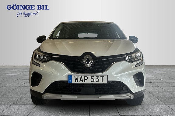 Renault Captur 3 of 5