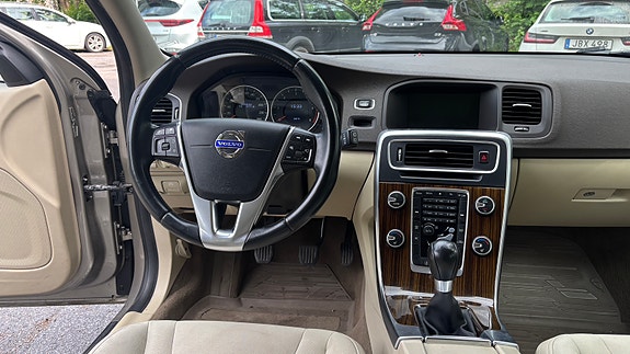 Volvo V60 3 of 11