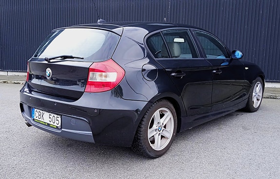BMW 120 2 of 5
