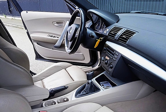 BMW 120 4 of 5