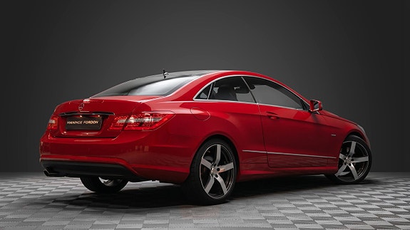 Mercedes-Benz E250 4 of 24