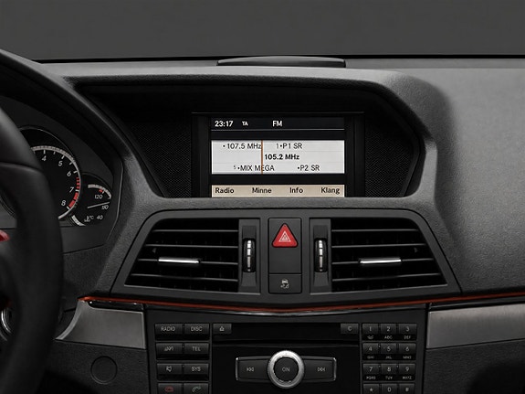 Mercedes-Benz E250 14 of 24