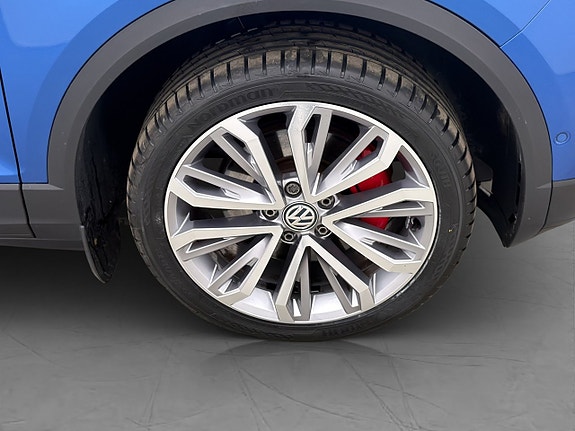 Volkswagen T-Roc 29 of 29