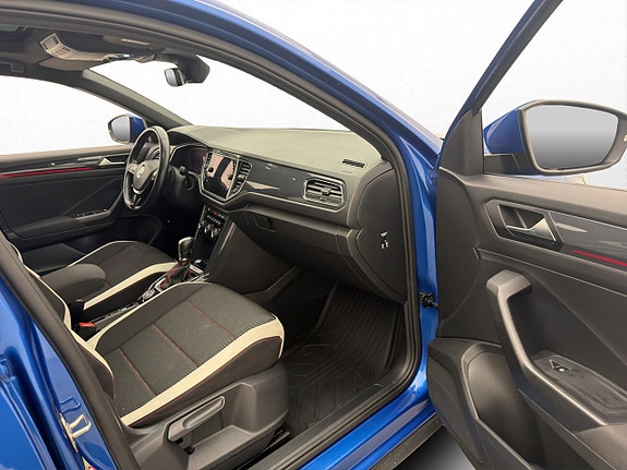 Volkswagen T-Roc 12 of 29