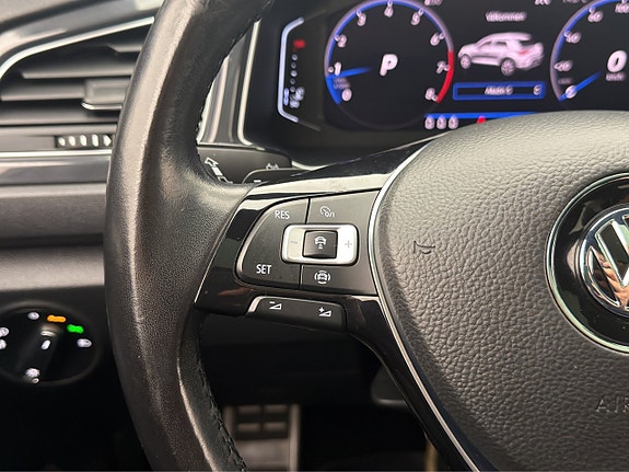 Volkswagen T-Roc 15 of 29