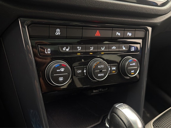 Volkswagen T-Roc 20 of 30