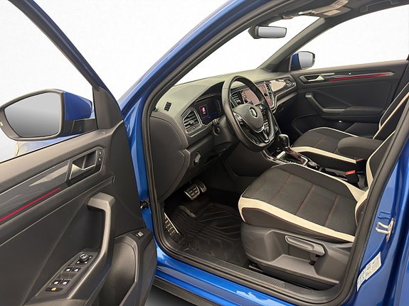 Volkswagen T-Roc 8 of 29