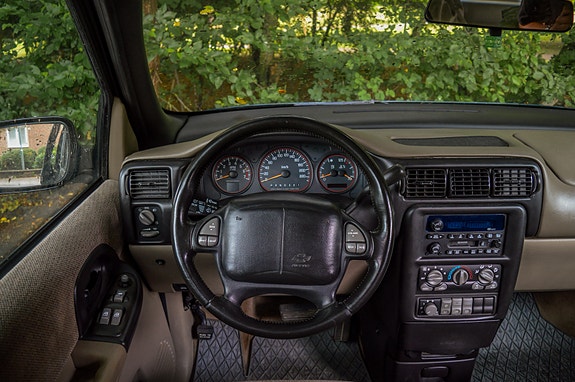 Chevrolet Trans Sport 2001 photo 4