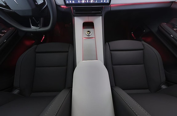 Polestar 4 9 of 30