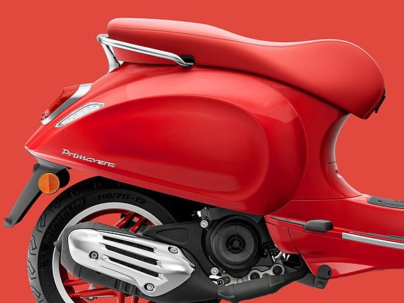 Vespa Primavera RED 50 Beställningsvara 3 of 5