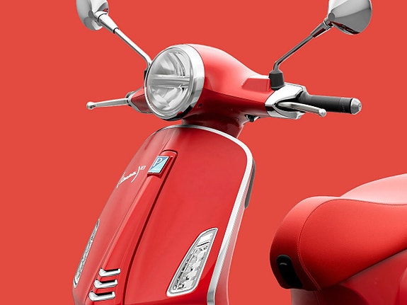 Vespa Primavera RED 50 Beställningsvara 2 of 5