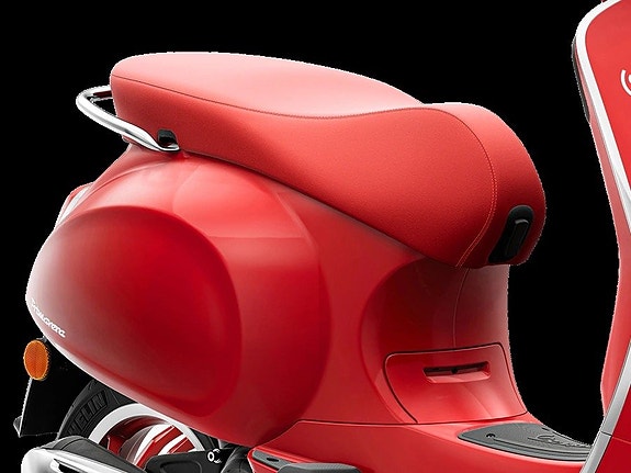 Vespa Primavera RED 50 Beställningsvara 7 of 11