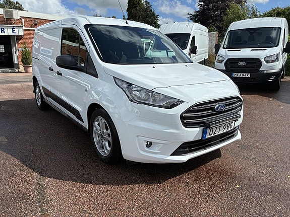 Ford Transit Connect 3 of 5